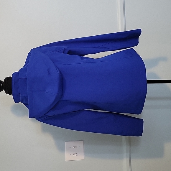 Officially Licensed Collegiate Products University of Kentucky (UK) Coat. - Picture 5 of 6